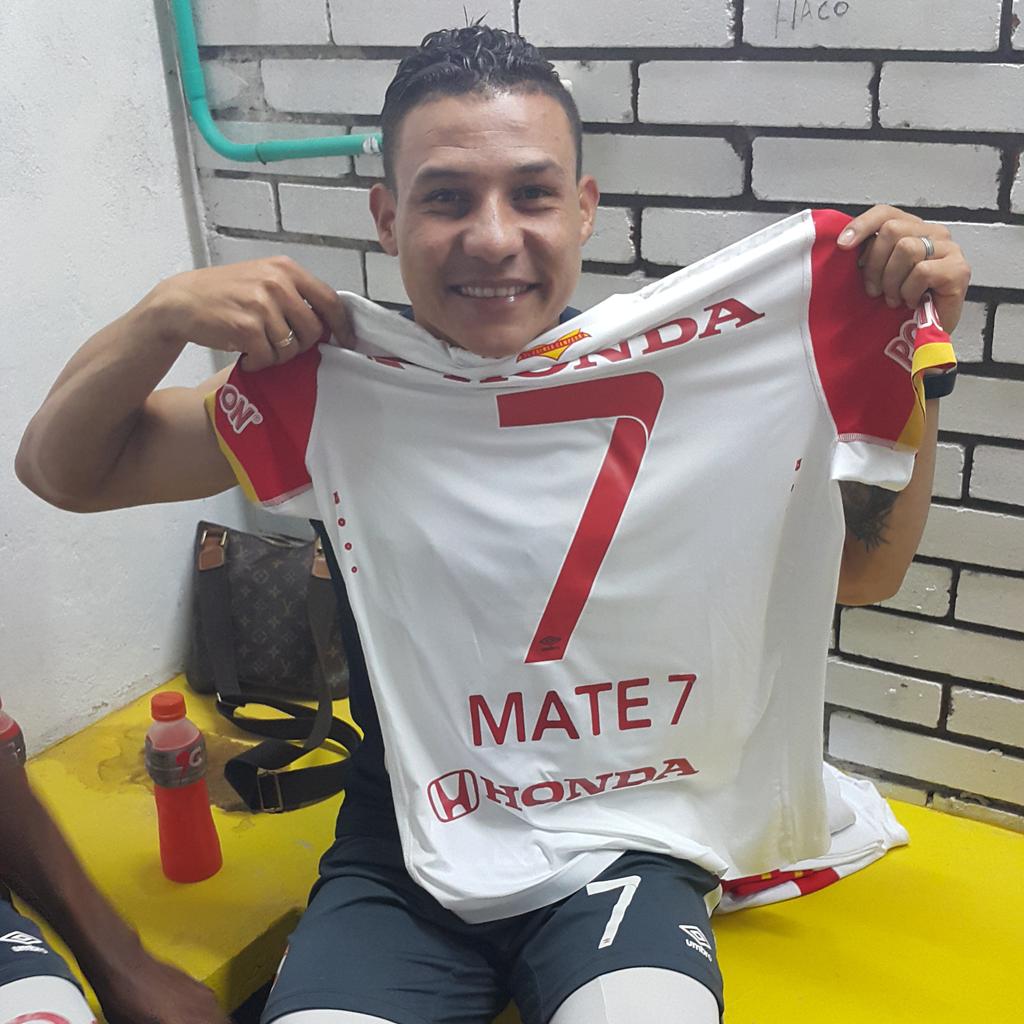 luchoarias7's tweet photo. @HuaweiMovilesCo @HuaweiSantaFe  #huaweiconsantafe http://t.co/04dxX0Grdy