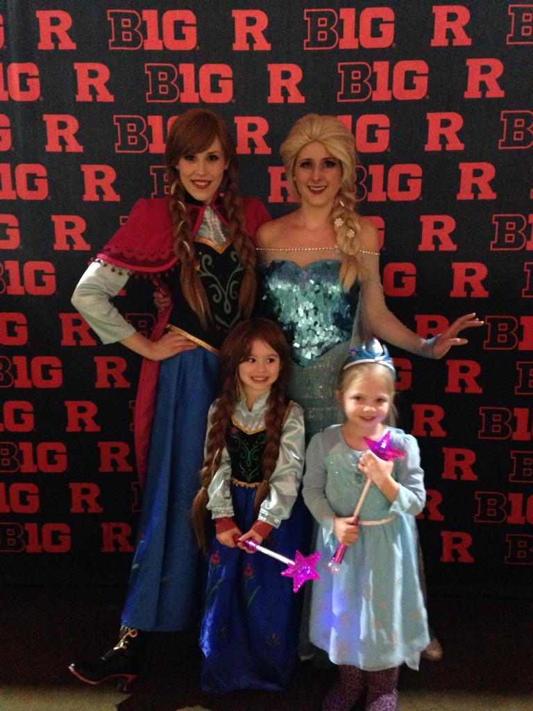 JoePollard1's tweet photo. Big shoutout to @RUGymnastics for showing my nieces an amazing time today #Rfamily #princess4life http://t.co/0Ub74zpMnF