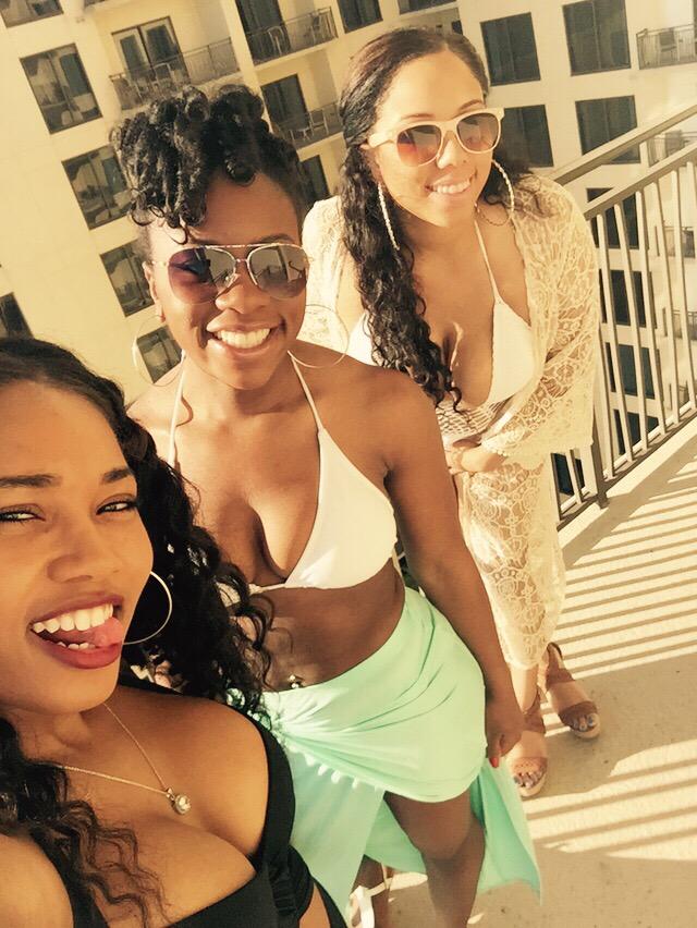 sarahsmileeeee's tweet image. BEACH #LinkUpPCB