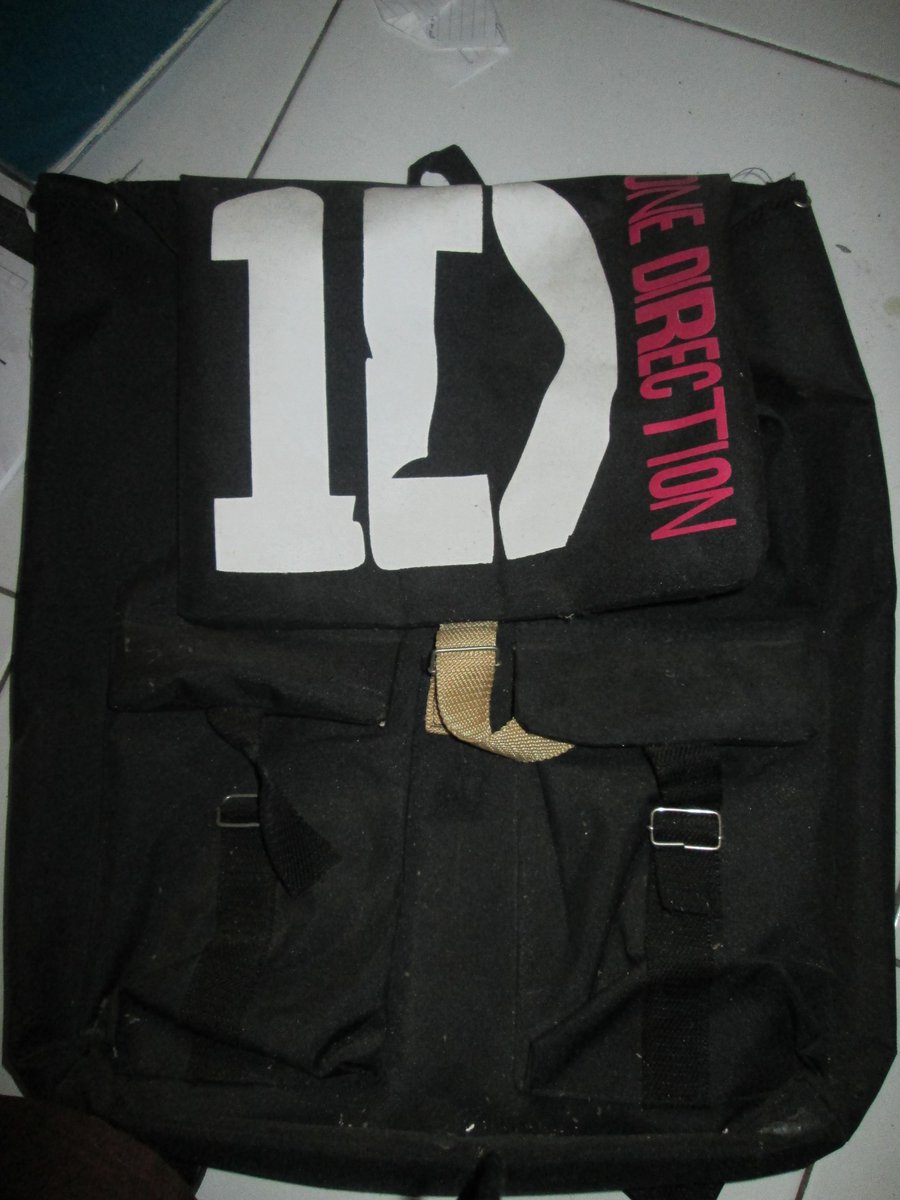 secondstuff_mks's tweet image. BAG ONE DIRECTION CODE: 02 RP115.000 (NEW)
