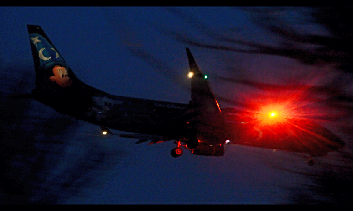 Saw #Magicplane today!!! Finally! @FIND_CGWSZ @WestJet  #disney @skies200 @Essiejosie @TonyBEng777 (raw screenshot).