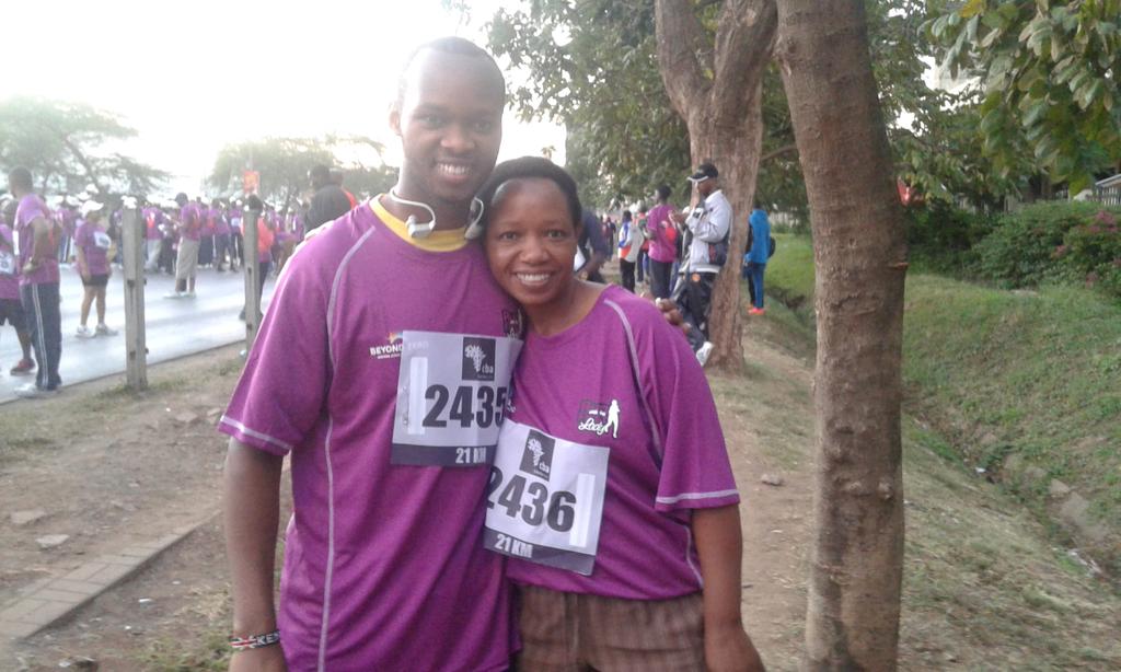 MosesRichu's tweet photo. Fun times with mum - pre-21KM! #BeyondZero #earlymornings #kazitwende http://t.co/H6S7QbEjAp