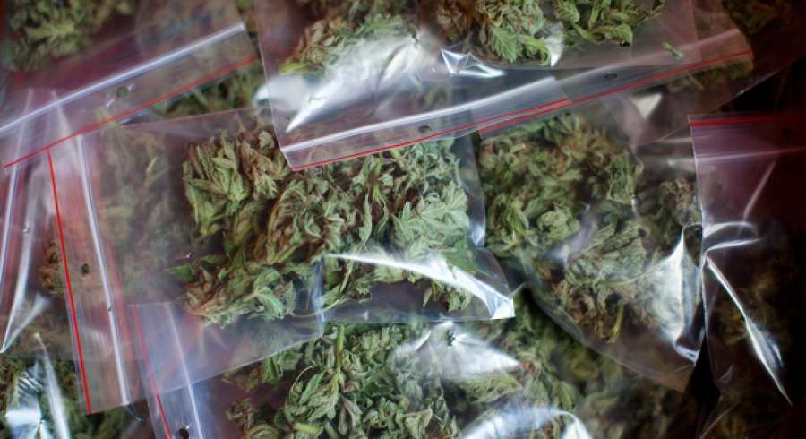 antena3com's tweet photo. Un pequeño pueblo de EEUU abre la primera tienda pública de marihuana
http://t.co/GhIkZNXylY http://t.co/s345x4qOzF