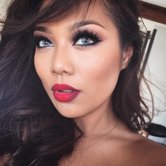 PalaFoxxia's tweet photo. ♥️✖️ lashes are my life 🙌✖️when did you guys start applying em? or have you ever worn falsies ?!? http://t.co/GGJqZdFw7b
