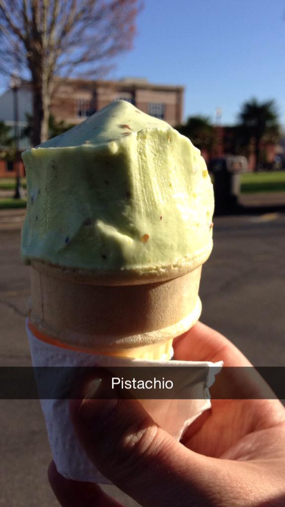 lobsterlocker's tweet photo. #elpaisanito #pistachio #icecream http://t.co/lPBG0ItzG6