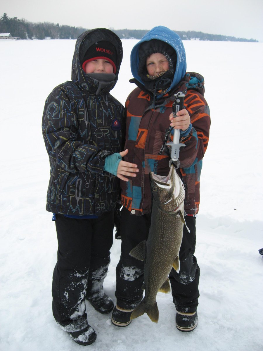 JayCatZz's tweet photo. Josh is still smiling.  Papa is proud,  He fought that like a #pro,  #topAnglers @avlisyllib @MannyCordeiro @MitJen http://t.co/8KUlXFBcK5