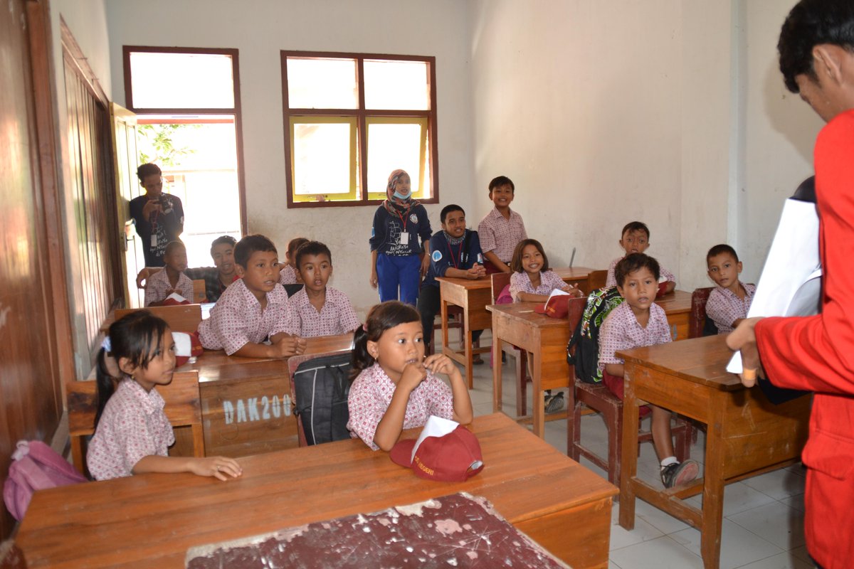 Mengajar sd di Desa Brumbun #HIMPATINDOSowanTengTulungagung #Mengabdiuntuktulungagungygabadi