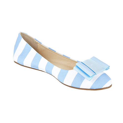 LillybeeU's tweet photo. Let's Go Heels!   @GoHeels  #UNCBBall #UNCvsDUKE http://t.co/5yPjOCAc0h