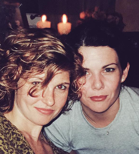   This Connie Britton and Lauren Graham 1999 throwback is everything. 