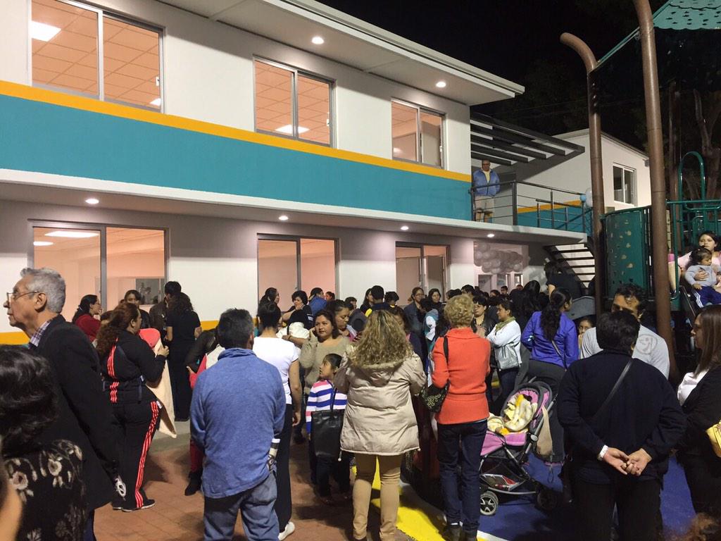 uliseslabrador's tweet photo. Ayer durante la inauguración del deportivo Valle Escandón, quedaron muy bonitas las instalaciones! http://t.co/Ain9qNdnx1