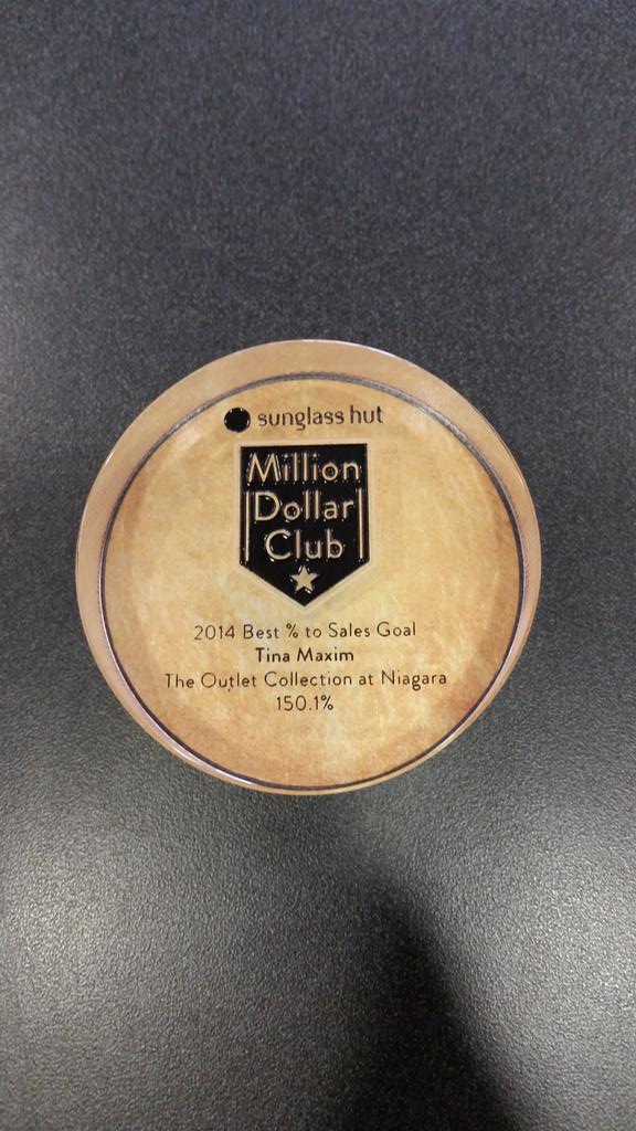 MikeNehme1's tweet photo. “@mama_maxim: Look what I brought back from San Diego!! #sghmdc #gildedgalaawards @MikeNehme1 @SGH_Patti http://t.co/skoA8Ab9PI”#lovemyteam