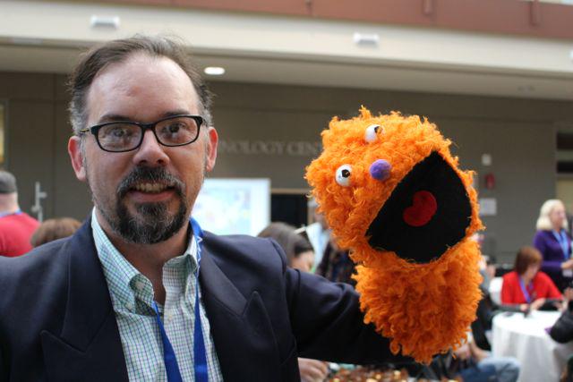 guster4lovers's tweet photo. @SamPatue and @WokkaPatue at #svcue #puppetting http://t.co/tBHtkR7eTO
