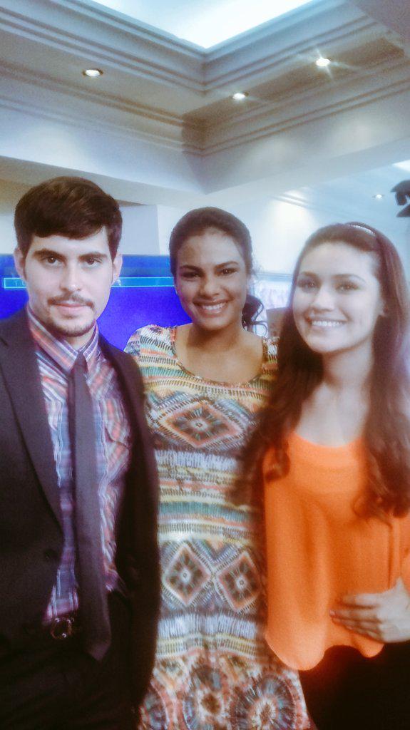yanyprado's tweet photo. Amigos#pasion#actuaresvida http://t.co/kQQcuxt5hf