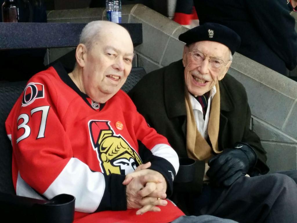 Holleywould tweet media