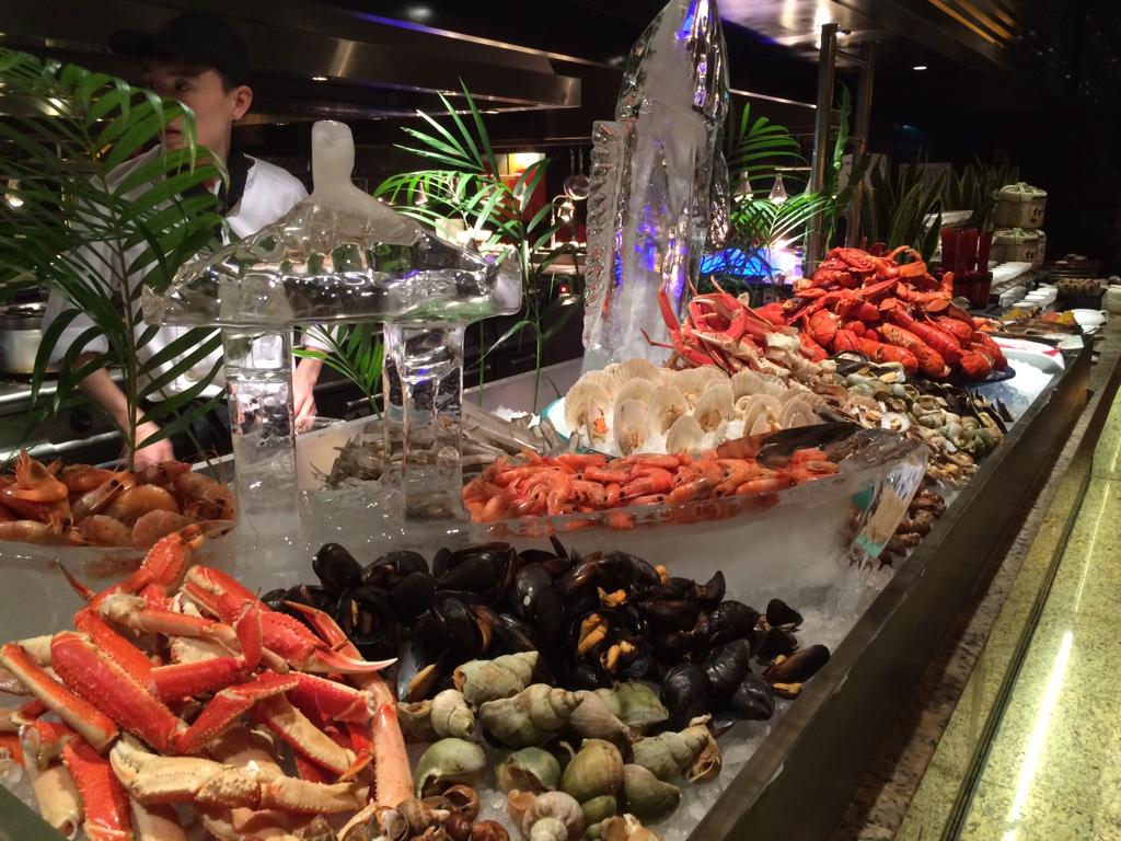 IPudong's tweet image. Fantastic Sunday Brunch today on Women's Day with delicious food in abundance and happy Ladies winning the Lucky Draw