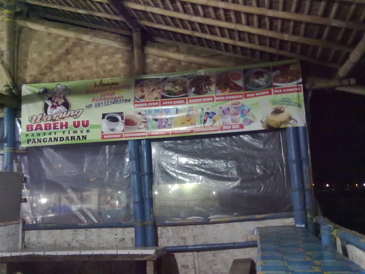 ngopi di pantai timur pangandaran :D