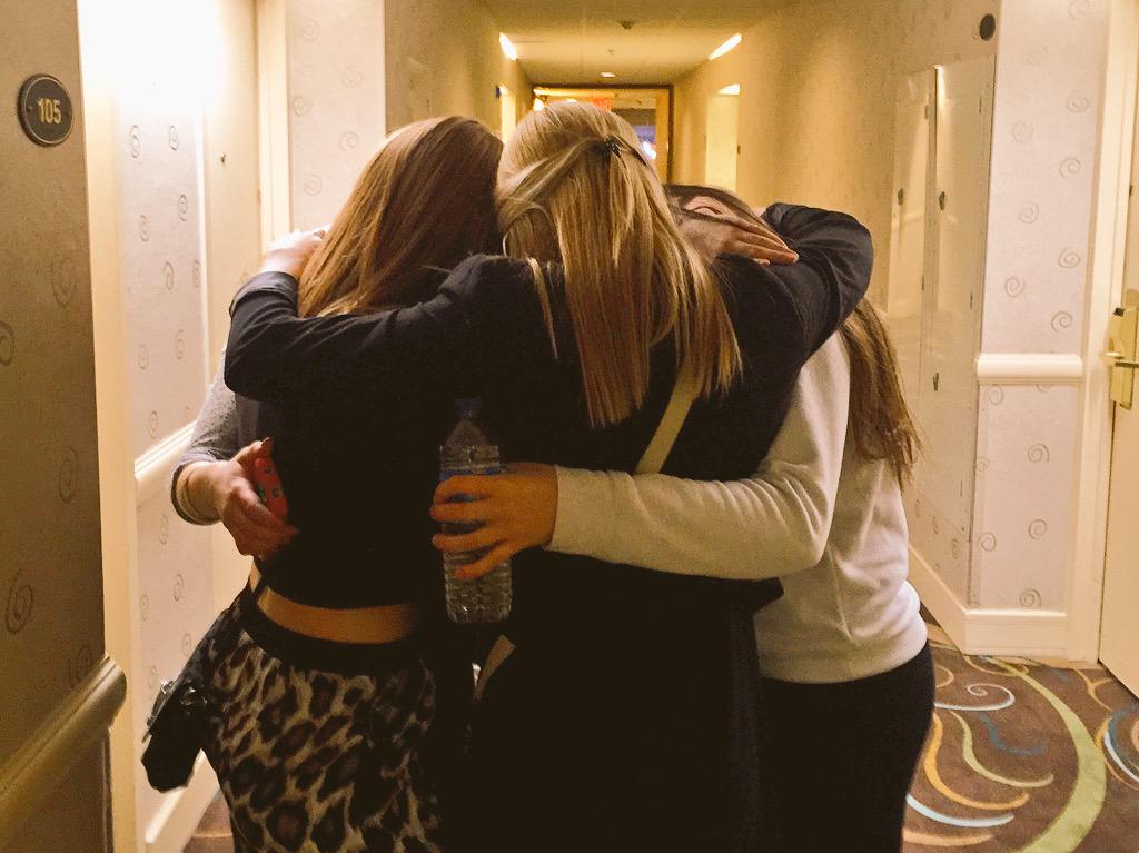 Popahontas's tweet photo. This support system is everything 💞 #HDCSTRONG @mackenziebosack @shelbykauffman @BrienneFelty @Rican_Cutiee http://t.co/bP1LIJjhzG