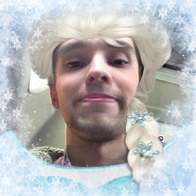 funkschwey's tweet photo. #DisneySide do u want to build a snomen http://t.co/iSBoWJYqvn