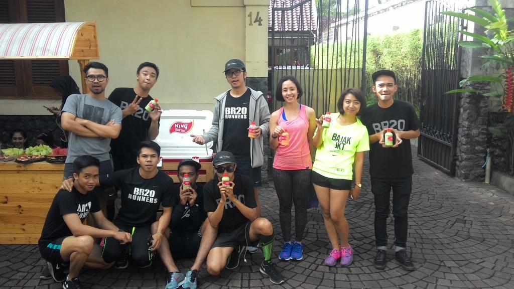 br20runners's tweet photo. RT @kingthaitea: Sukses bgt acara lari nya dari @br20runners X @HGLhouse tadi pagi. Sehat selalu salam olahraga :))) http://t.co/GOfD24nGXS