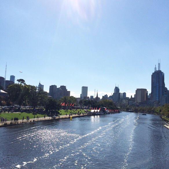 Melbourne's tweet photo. RT @melbournegirl: Perfect #Melbourne Sunday sesh on the banks of the Yarra at @moombafestival 🚤  #exploremoomba http://t.co/xa8qPgyVnG