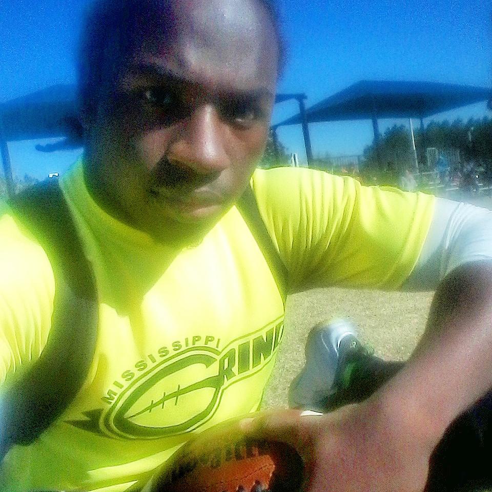 trendarius88's tweet photo. it was good playing Football with team Todae had fun with em.. Time go bck home ,, play with next time.. http://t.co/bQQDfk6Drc