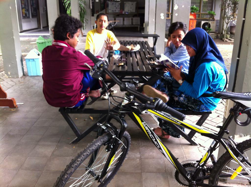 bersiap-siap mengolah rasa bersama mbak habsari...