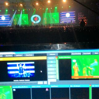 BS1tv's tweet photo. Perayaan HUT BSI 27 di BSI Convention Center oleh Dion Idol live stream at bsitv dot com #27HUTBSI http://t.co/ScnyoUU6on