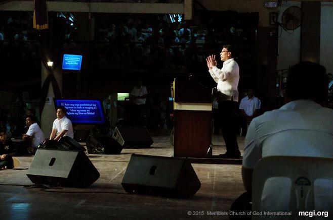 mcgidotorg's tweet photo. The night will not be complete without the sharing of Biblical wisdom as preached by the servants of God. http://t.co/HzWk4LXtw9