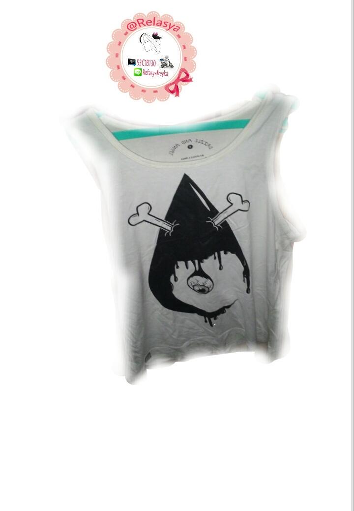 Relasya's tweet image. #Barter kaos dazzle and angle bagus bgt tp lecek :(