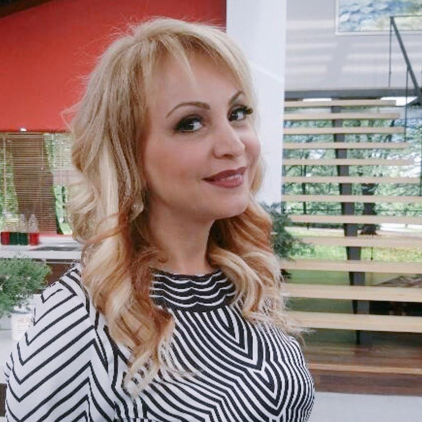 Spyropoulou_Kon's tweet photo. #Διαγωνισμός 
Retweet &amp; Κερδίστε 5 χτενίσματα από την @TetaBeautySalon 💇
@ALPHA_TV  | @spitispitaki http://t.co/1iqdzhTZDc
