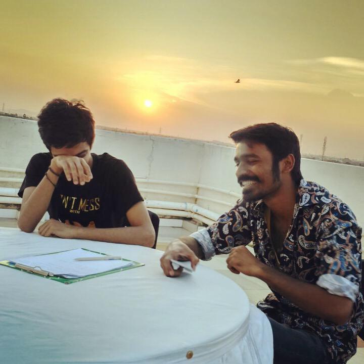 anirudhofficial's tweet image. #Maari sessions.. Back to the mottamaadi :) @dhanushkraja .. 👍👍 Thara ticket #DnA album coming your way :)