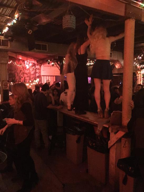 Fumps_PoolTable's tweet image. We can leave when we want to, the night is young and so am I #safetyfirst #daylightsavingtime