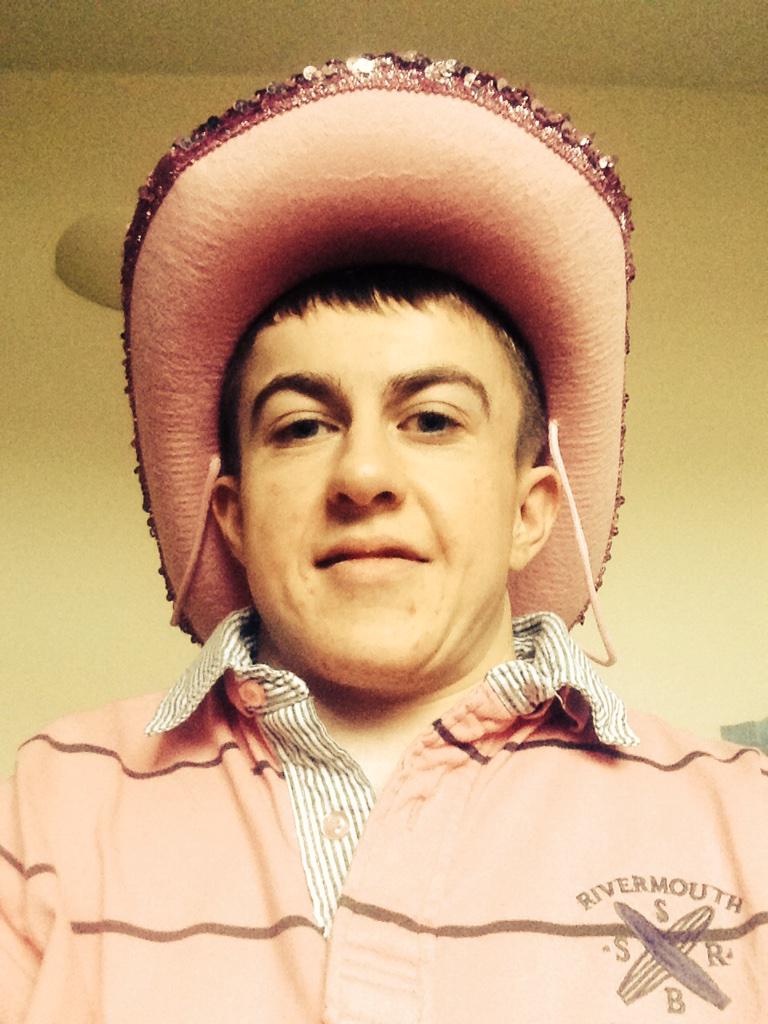 Think pink suits me well 👌😂