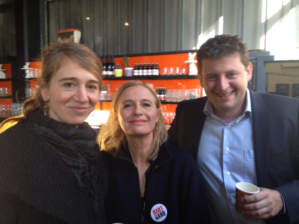 johncrombez's tweet photo. Met 2 zeer fijne vrouwen op internationale vrouwendag! http://t.co/QpHJM15Cf4