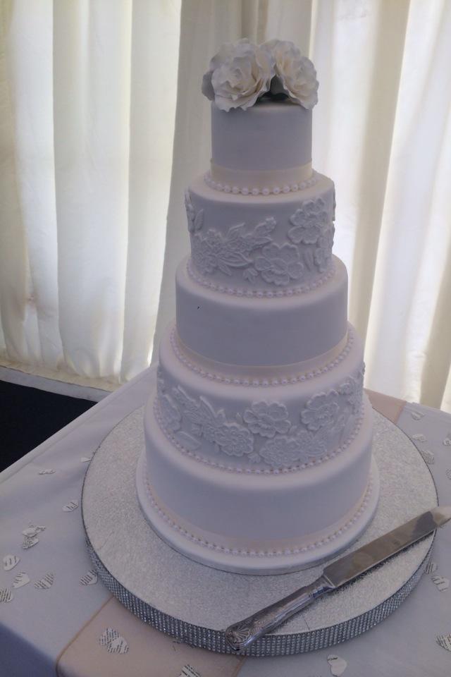 Congratulations to the happy couple that got married at Lenwade House Hotel yesterday! We hope you enjoyed your cake!