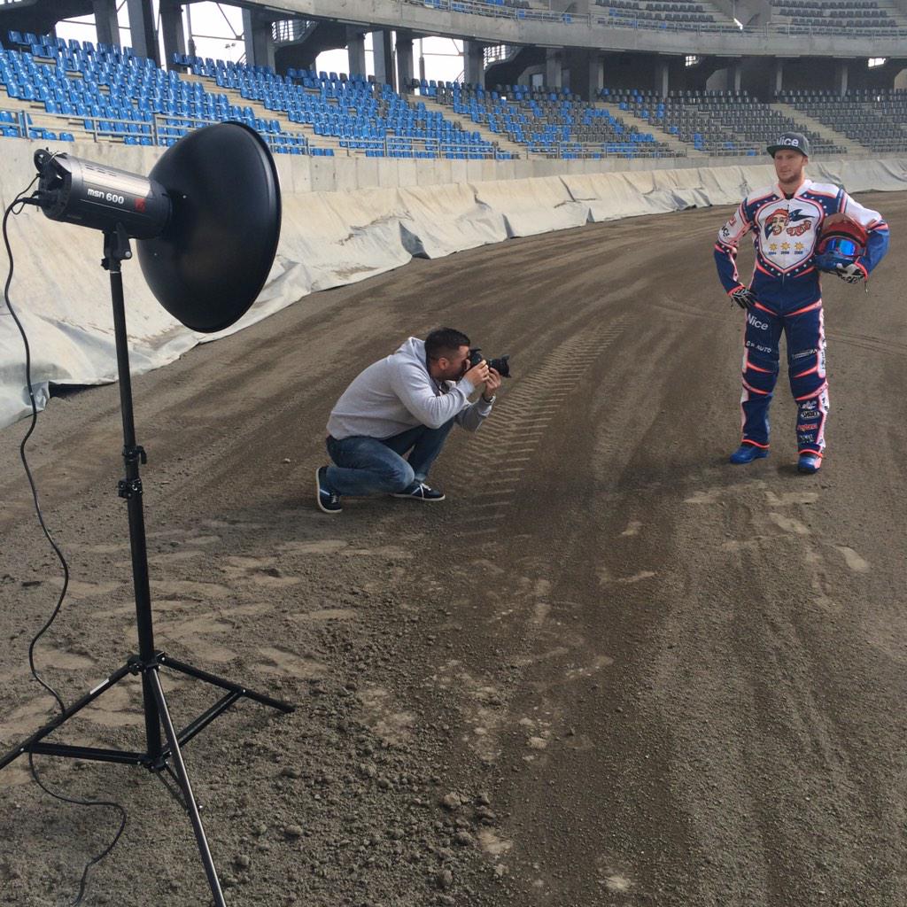 marksimmonds77's tweet photo. @PirateCast you're a bit slow today. Not RT this yet 😜
MT “@44GinGer44:  photo shoots for my sponsors 📷😚
#Ginger44 http://t.co/AsNjFTMeOG”