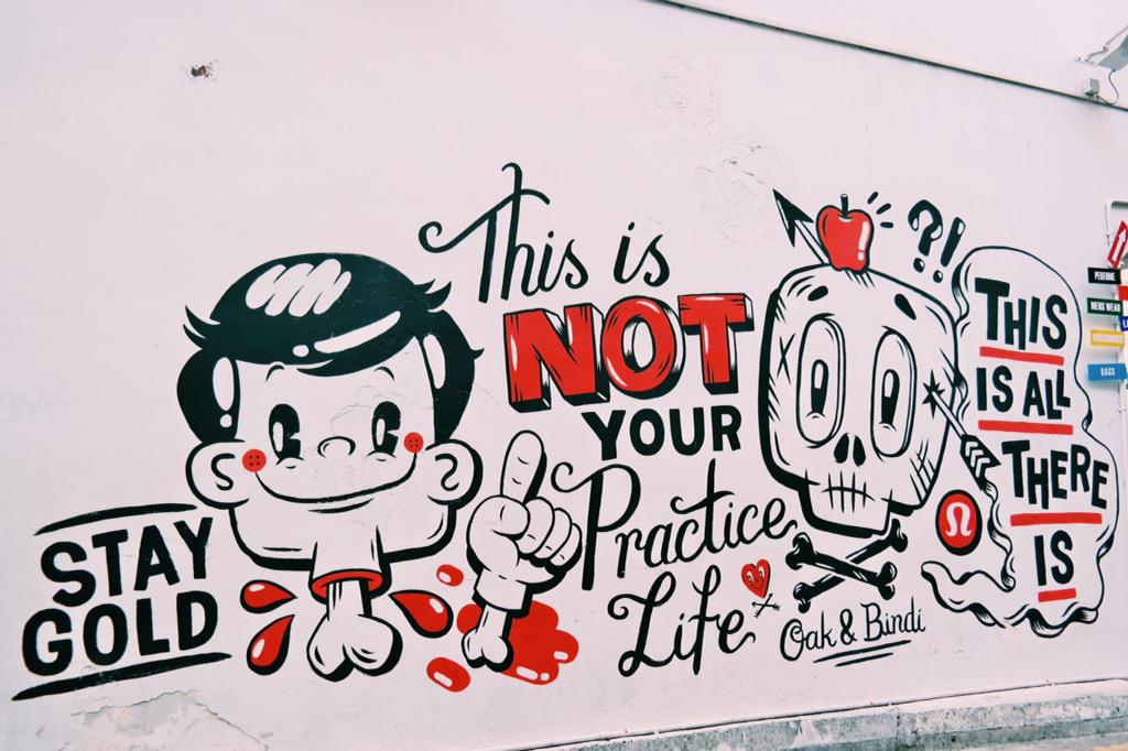 sheiladaisha's tweet photo. Artwork di Haji Lane ini bikin gemes! #yoursingapore #letsgetdramatic #letsgetspoilt http://t.co/GtnG2AAHXL