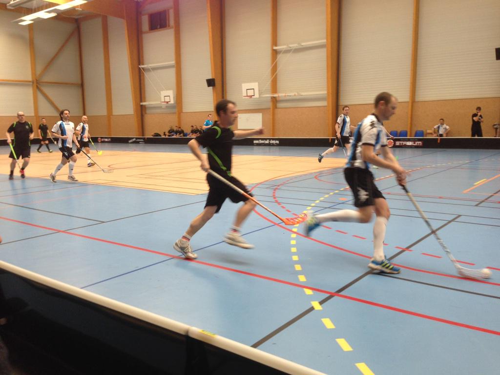 Floorball à @villedesaintlo ! Allez Saint-Lô ! :)