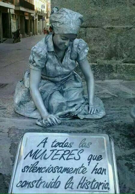 FiveOclockGreco's tweet photo. Y especialmente, GRACIAS a las #ABUELAS. ¡Ejemplo de mujeres luchadoras y perseverantes! http://t.co/8gsxDscdlK
