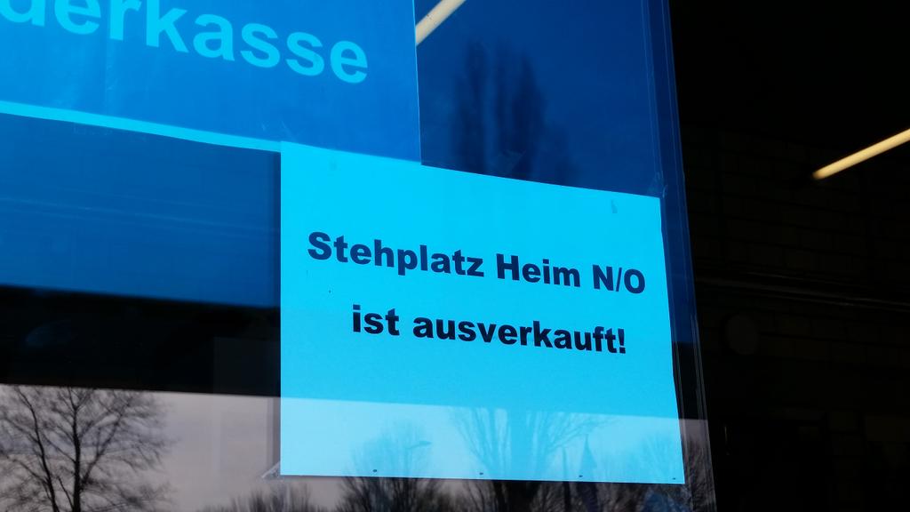 E_I_M_I's tweet photo. Hier kocht es in 1 1/2 Stunden
#FSVSVD
#2BL #Derbytime #Hessenderby http://t.co/A8qViGQAfu