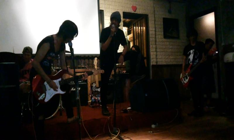 FOUND OF HOUSE tweet media