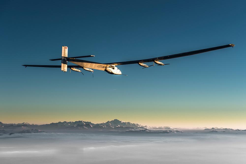 Abu Dhabi: inizia giro del mondo con aereo a energia Solare