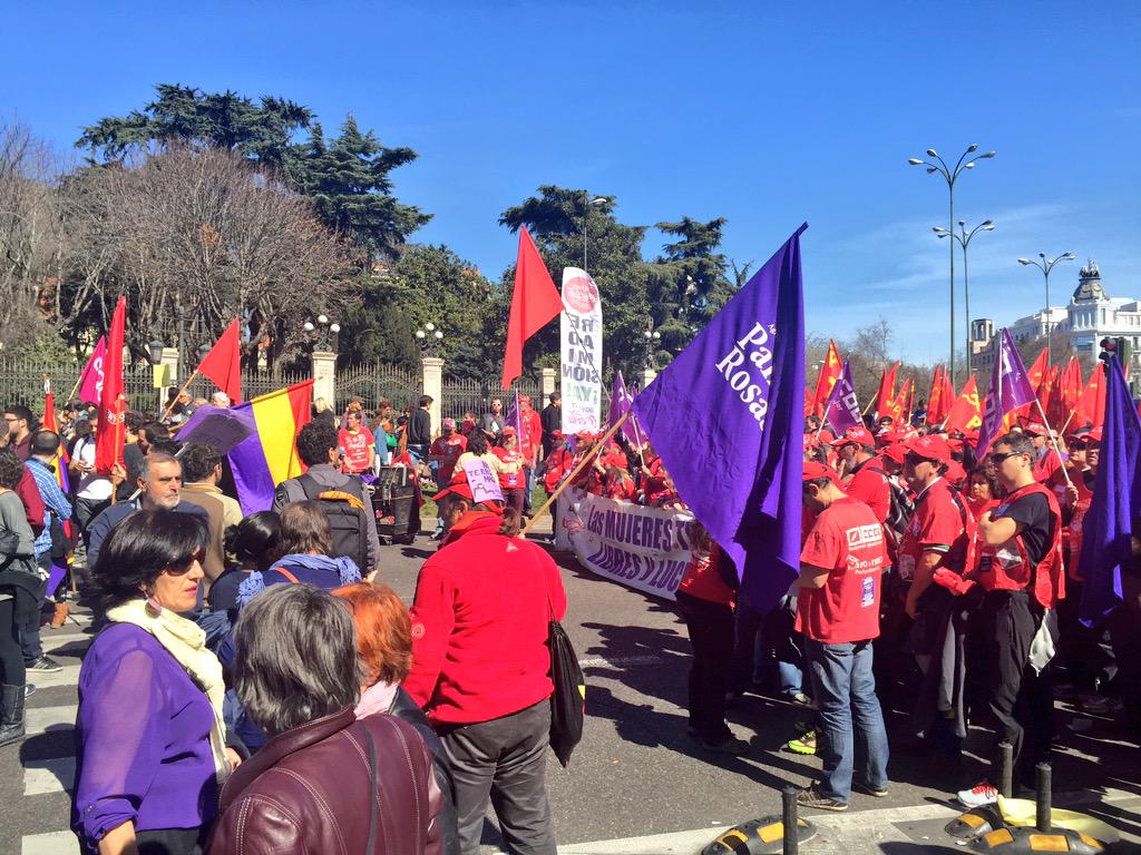diegolotito's tweet photo. #8deMarzo Madrid, con las espartanas de @cocacolaenlucha Mujeres trabajadoras, libres y luchadoras @PanyRosasEE http://t.co/I5Ce8PkQUL