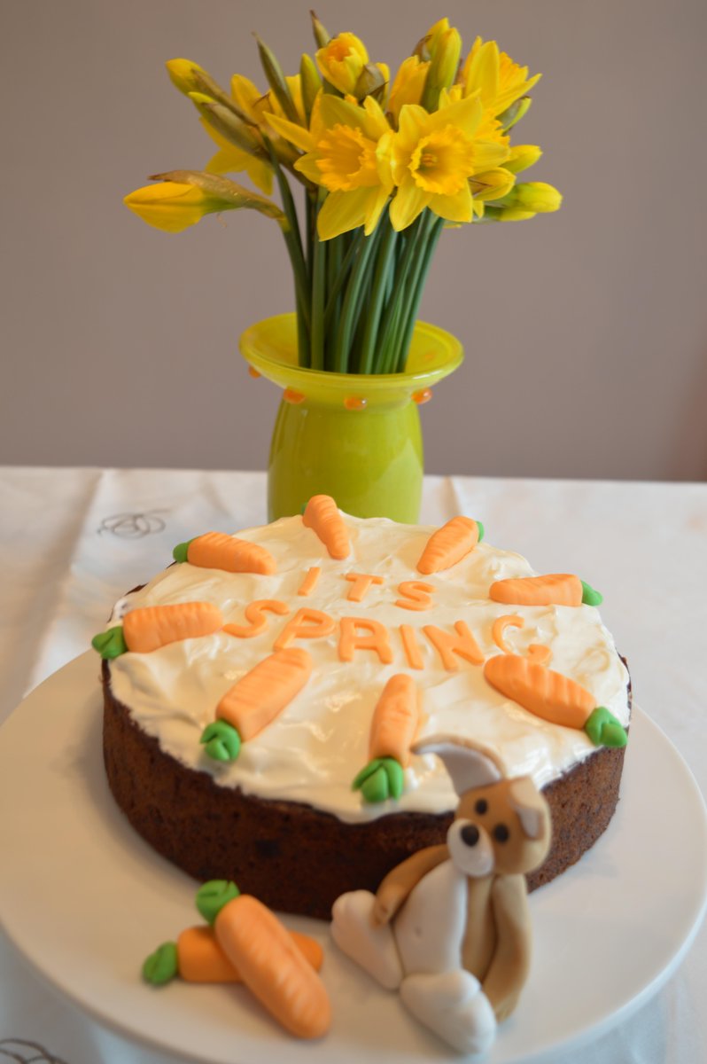 TeaCaddyAndCake's tweet image. Spring is definitely in the air. Easter will soon be here. Bookings been taken now and filling up quickly #SpringCake