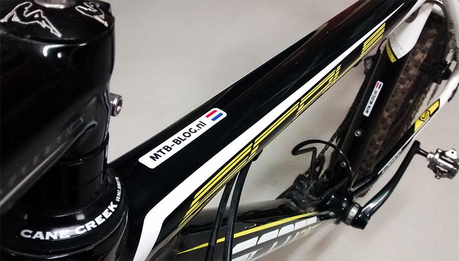 Jouw naam op je fiets? Kijk snel bij <a href="/probikesticker/">Pro Bike Sticker</a> of lees de review! mtb-blog.nl/review-naamsti…