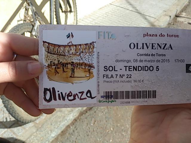 daviniaCM91's tweet photo. Los cabrones estos me llevan a los toros!!! Me muero 😂 😂 @JaviFjvc @QuinteroArancha http://t.co/6CrBqZu2yX