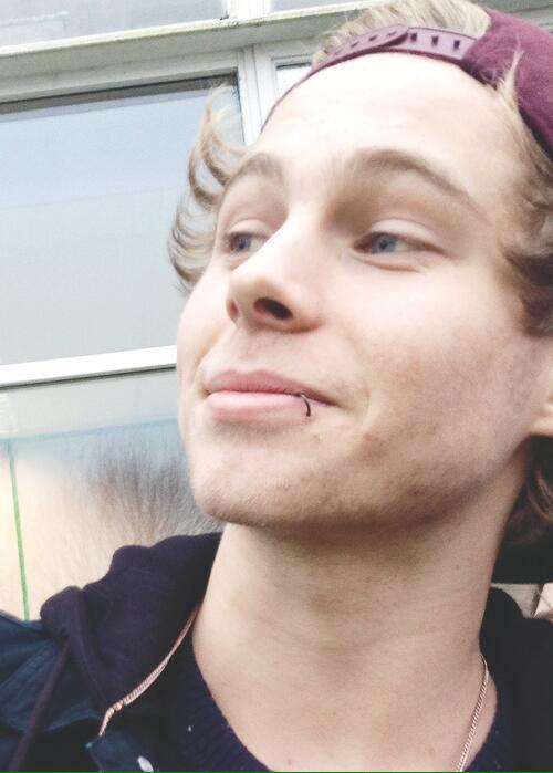 LukeHemmingArmy's tweet photo. His eyes though

 #vote5sos #kca http://t.co/ohkpgIkqwD