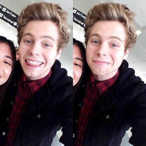 LukeHemmingArmy's tweet photo. His eyes though

 #vote5sos #kca http://t.co/ohkpgIkqwD