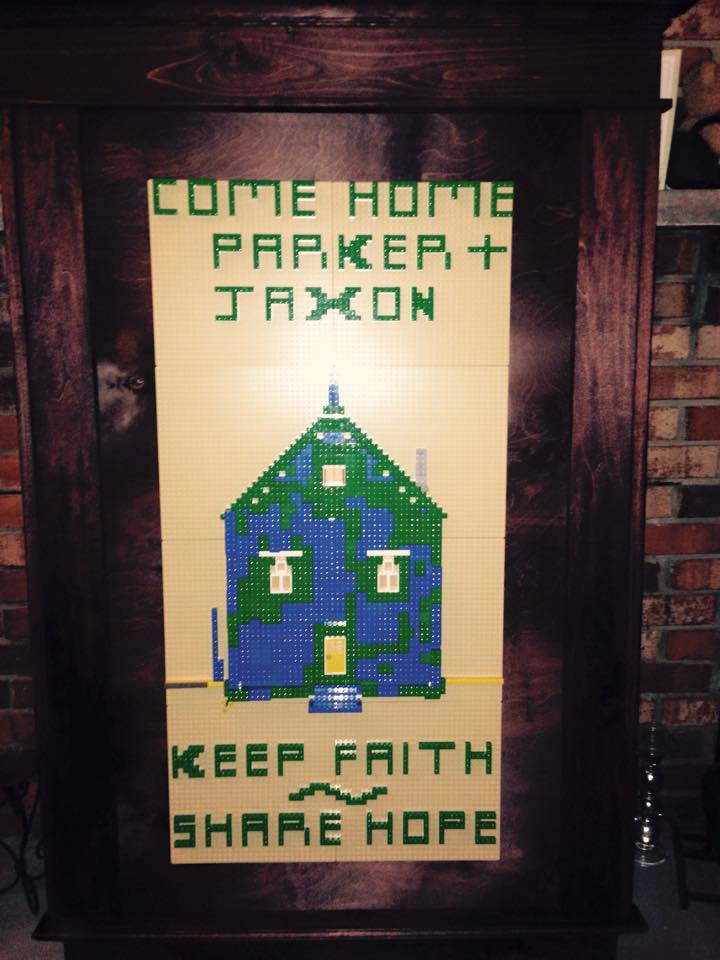 KristineENemec's tweet photo. @mirandalambert #Help #Dohmboys return home #abducted by #KristopherDohm. #community had #vigil wall of #legos 4 kids http://t.co/3p3cW0hlnb