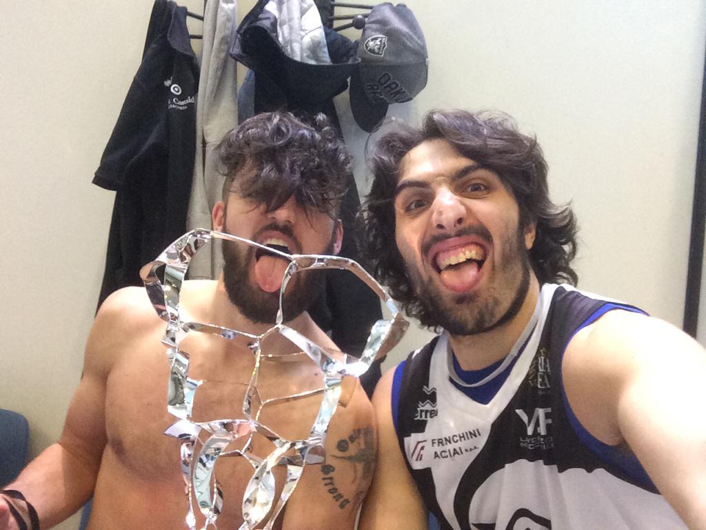 bombereleven's tweet image. @LNPSOCIAL @RNBbasket @TBMontichiari #IGBasketcup #CoppaItalia #serieB con il capitano!